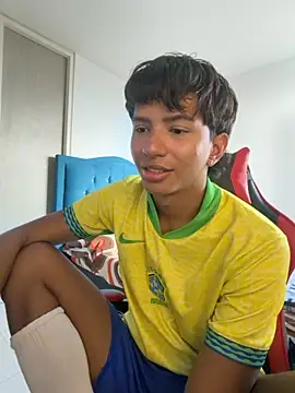 Snapshot of Leonarrrd_01 chatting on 12-03-25, 04:49 Leonarrrd 01 online show from 12-03-25, 04:49