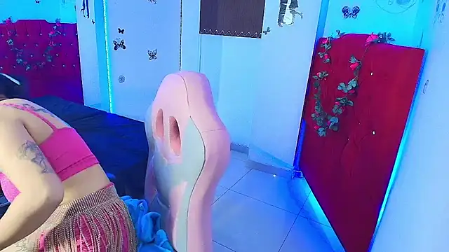 Snapshot of miahernadez303av chatting on 09-12-25, 02:22 miahernadez303av online show from 09-12-25, 02:22