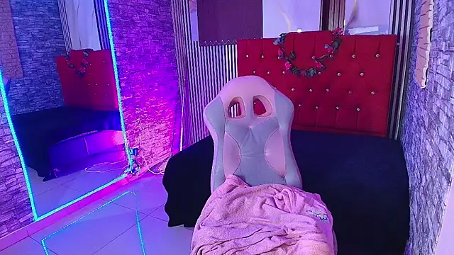 Snapshot of miahernadez303av chatting on 11-27-25, 03:41 miahernadez303av online show from 11-27-25, 03:41