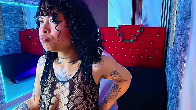 Snapshot of miahernadez303av chatting on 12-02-25, 03:56 miahernadez303av online show from 12-02-25, 03:56