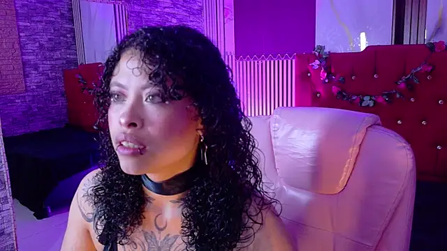miahernadez303av online show from 05-22-26, 03:24