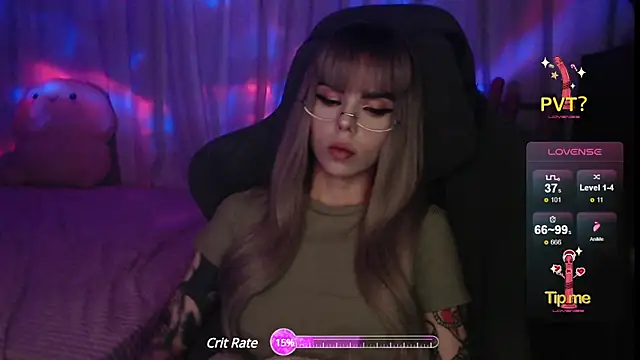 Snapshot of Kerry_Kirk chatting on 12-18-24, 07:08 Kerry Kirk online show from 12-18-24, 07:08