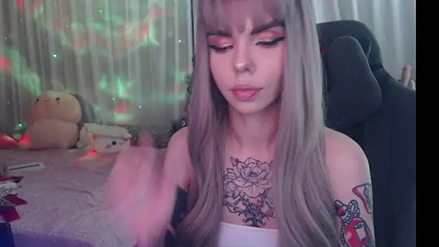 Snapshot of Kerry_Kirk chatting on 12-22-24, 11:09 Kerry Kirk online show from 12-22-24, 11:09