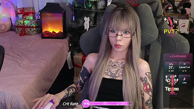 Snapshot of Kerry_Kirk chatting on 01-11-25, 08:32 Kerry Kirk online show from 01-11-25, 08:32