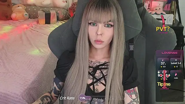 Snapshot of Kerry_Kirk chatting on 02-01-25, 10:13 Kerry Kirk online show from 02-01-25, 10:13