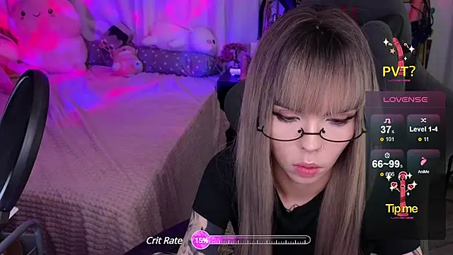 Snapshot of Kerry_Kirk chatting on 02-08-25, 09:46 Kerry Kirk online show from 02-08-25, 09:46