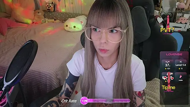 Snapshot of Kerry_Kirk chatting on 03-02-25, 10:16 Kerry Kirk online show from 03-02-25, 10:16