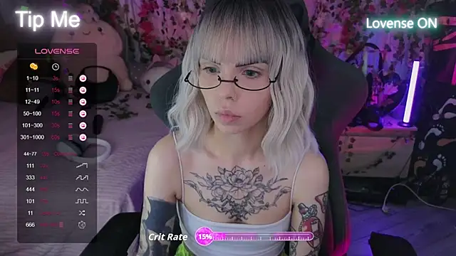 Snapshot of Kerry_Kirk chatting on 09-10-25, 07:58 Kerry Kirk online show from 09-10-25, 07:58