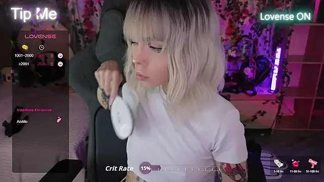 Snapshot of Kerry_Kirk chatting on 09-14-25, 09:25 Kerry Kirk online show from 09-14-25, 09:25