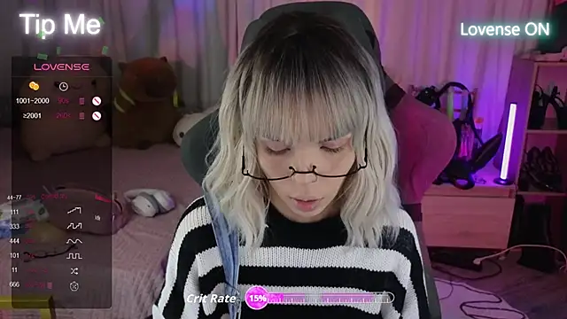 Snapshot of Kerry_Kirk chatting on 09-26-25, 04:55 Kerry Kirk online show from 09-26-25, 04:55