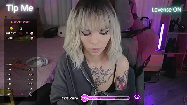 Snapshot of Kerry_Kirk chatting on 10-02-25, 10:28 Kerry Kirk online show from 10-02-25, 10:28