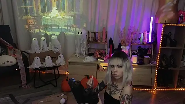 Snapshot of Kerry_Kirk chatting on 10-24-25, 11:23 Kerry Kirk online show from 10-24-25, 11:23