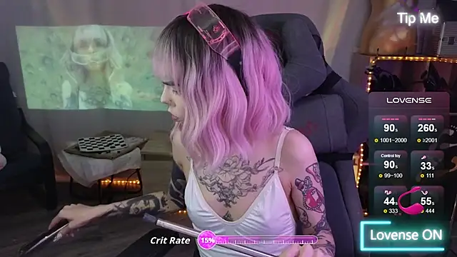 Snapshot of Kerry_Kirk chatting on 11-17-25, 06:57 Kerry Kirk online show from 11-17-25, 06:57