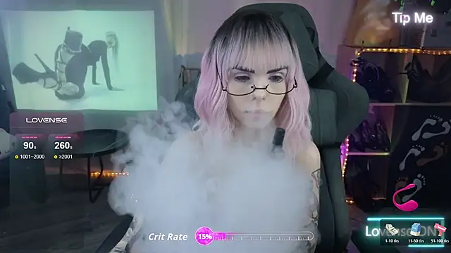 Snapshot of Kerry_Kirk chatting on 11-21-25, 09:02 Kerry Kirk online show from 11-21-25, 09:02