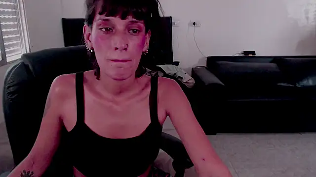 Sofii floyd  online show from 10-21-25, 06:30