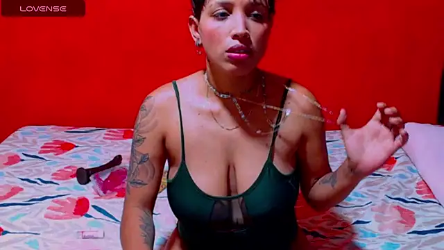 Snapshot of Dirty_Zoe chatting on 12-06-24, 02:57 Dirty Zoe online show from 12-06-24, 02:57