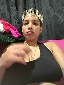 Snapshot of Dirty_Zoe chatting on 10-28-25, 11:07 Dirty Zoe online show from 10-28-25, 11:07