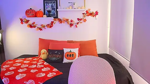 lilyy evanss online show from 10-29-25, 09:49