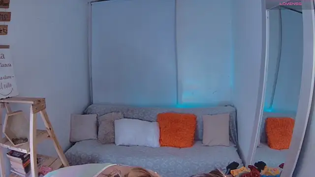 Lucy Princes online show from 01-05-25, 04:36