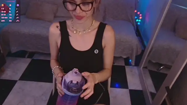 Lucy Princes online show from 05-25-26, 12:55