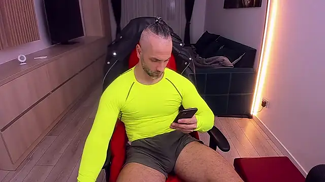 MarisMuscle online show from 02-15-25, 07:17