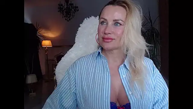 eyesangel22 online show from 12-23-24, 10:42