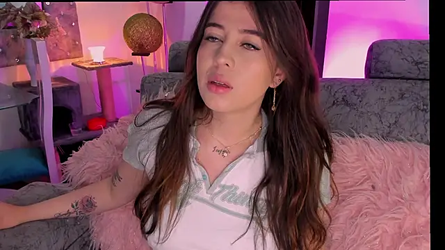 Snapshot of Sara_kitty12 chatting on 03-02-26, 01:07 Sara kitty12 online show from 03-02-26, 01:07