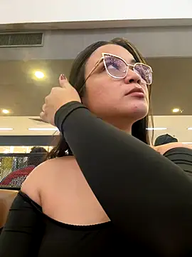 CamilaSofiia online show from 11-11-25, 11:27