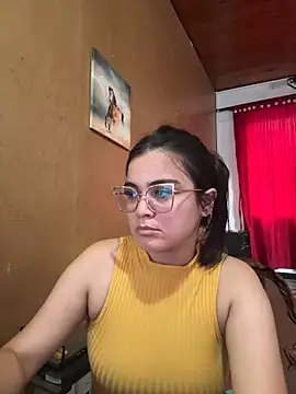 Snapshot of CamilaSofiia chatting on 04-23-26, 10:01 CamilaSofiia online show from 04-23-26, 10:01