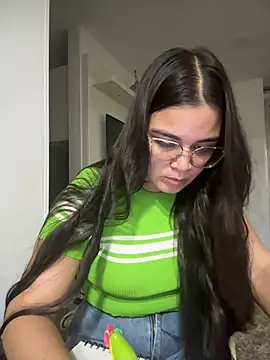 Snapshot of CamilaSofiia chatting on 06-02-26, 12:23 CamilaSofiia online show from 06-02-26, 12:23