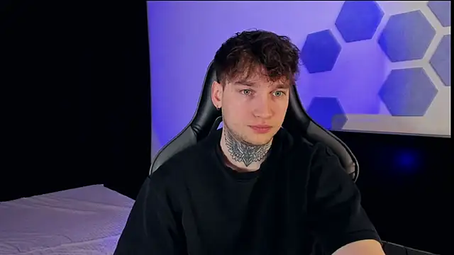 Chris Tyson online show from 03-19-25, 01:21