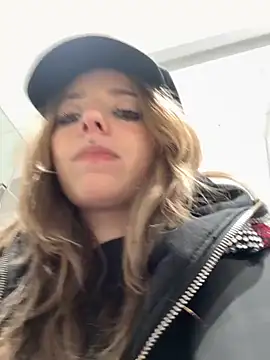 LoraaDoll online show from 11-13-25, 03:33