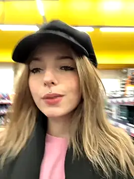 LoraaDoll online show from 11-15-25, 04:36