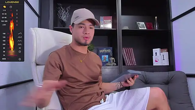 EdwardRoss  online show from 02-06-25, 08:13