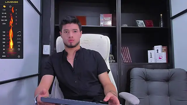 EdwardRoss  online show from 02-07-25, 07:38