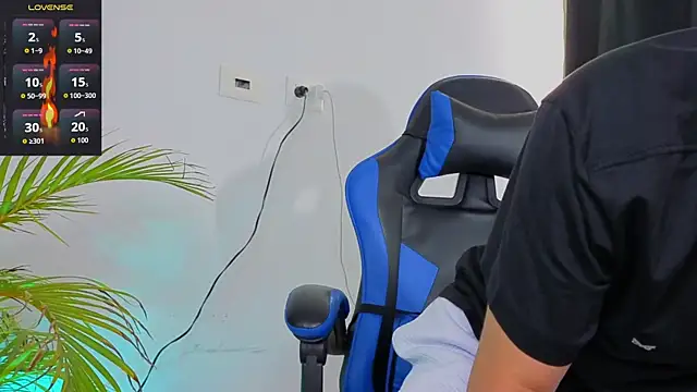 EdwardRoss  online show from 11-21-25, 04:27