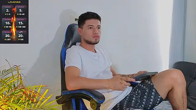 EdwardRoss  online show from 03-23-26, 07:40