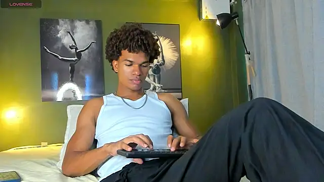 bigxx0 online show from 12-15-24, 08:58