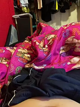 Snapshot of A6229 chatting on 12-11-24, 11:00 A6229 online show from 12-11-24, 11:00