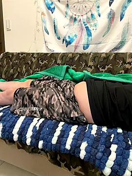 Snapshot of A6229 chatting on 11-10-25, 12:04 A6229 online show from 11-10-25, 12:04