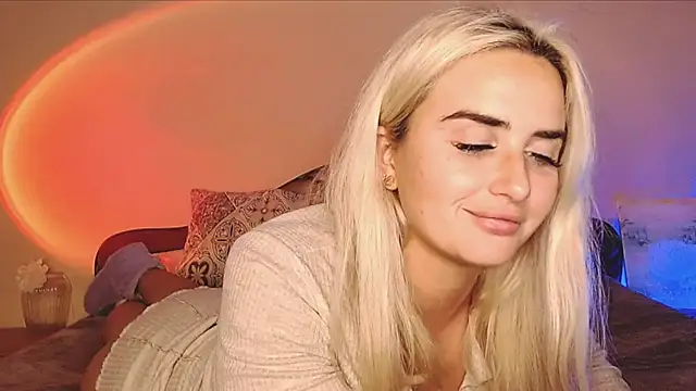 Snapshot of HaileyRosen chatting on 01-16-25, 08:22 HaileyRosen online show from 01-16-25, 08:22