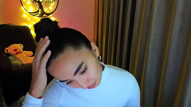 worldofkim online show from 11-28-25, 03:25