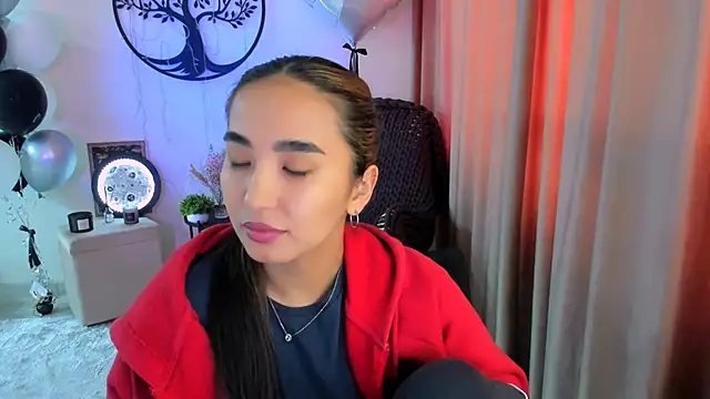 worldofkim online show from 03-18-26, 07:44