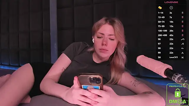 Snapshot of NateHalll chatting on 02-09-25, 11:04 NateHalll online show from 02-09-25, 11:04