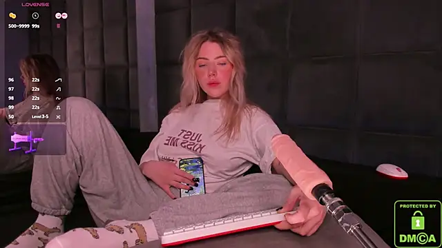 Snapshot of NateHalll chatting on 03-19-25, 08:34 NateHalll online show from 03-19-25, 08:34