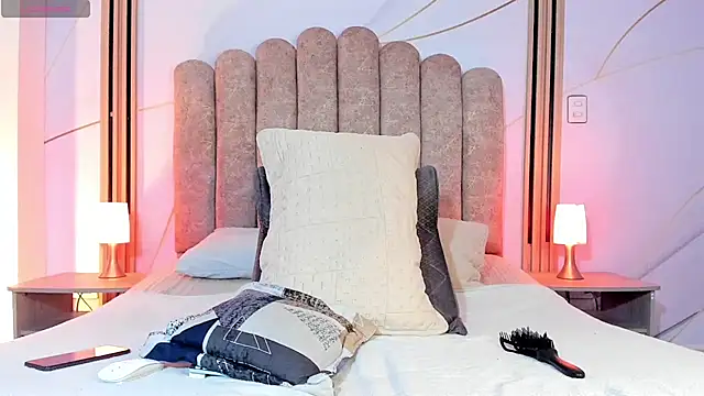 Snapshot of CheryHandsome chatting on 07-12-26, 06:43 CheryHandsome online show from 07-12-26, 06:43