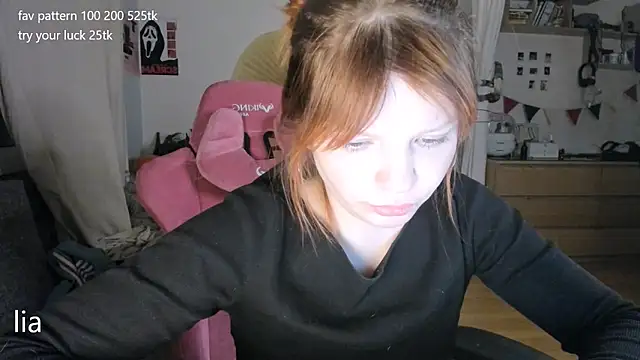 Snapshot of lil_lia chatting on 04-19-26, 10:01 lil lia online show from 04-19-26, 10:01