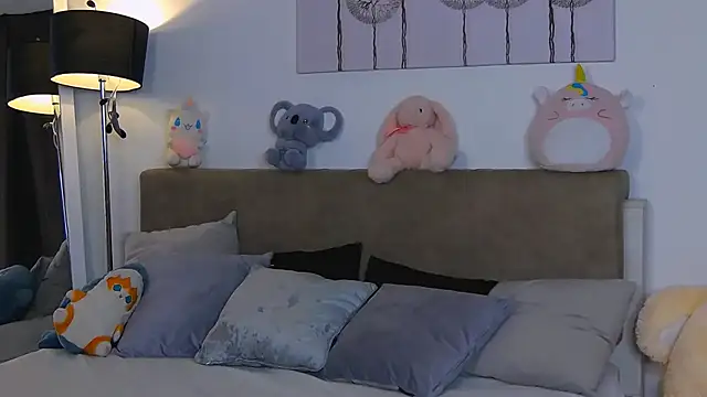 CassKiera online show from 09-18-25, 05:09