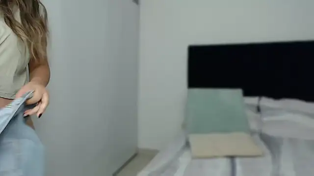 Snapshot of alliee_mod chatting on 02-02-25, 04:15 alliee mod online show from 02-02-25, 04:15