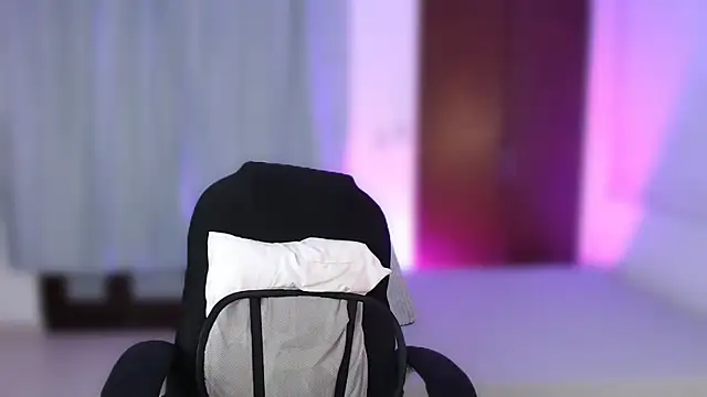 Snapshot of alliee_mod chatting on 02-14-25, 03:43 alliee mod online show from 02-14-25, 03:43